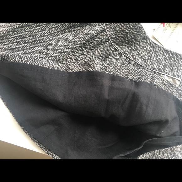Grey and black skirt - Picture 8 of 8